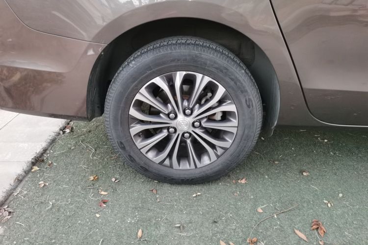 别克GL8 2020款 陆上公务舱 652T 舒适型车身外观6008