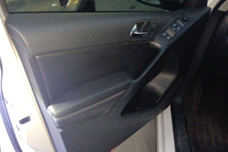 大众 途观 2016款 280TSI 自动两驱丝绸之路风尚版中控内饰47