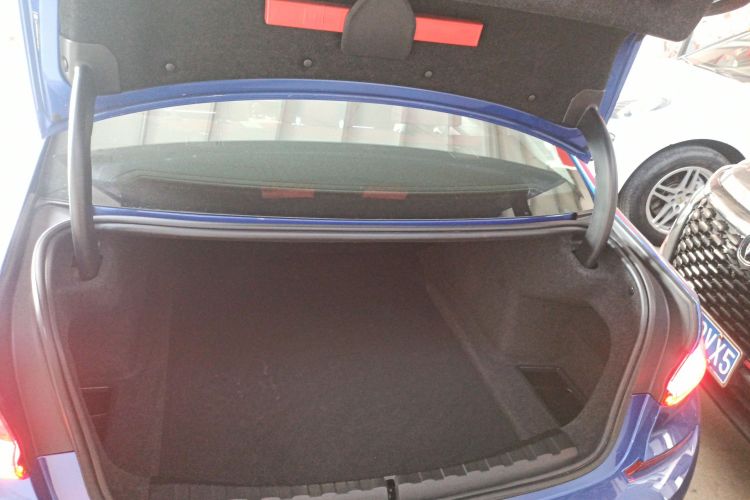 宝马3系 2021款 改款二 325Li M运动套装局部细节23