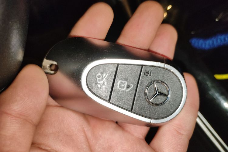 奔驰C级 2022款 改款 C 260 L中控内饰7001