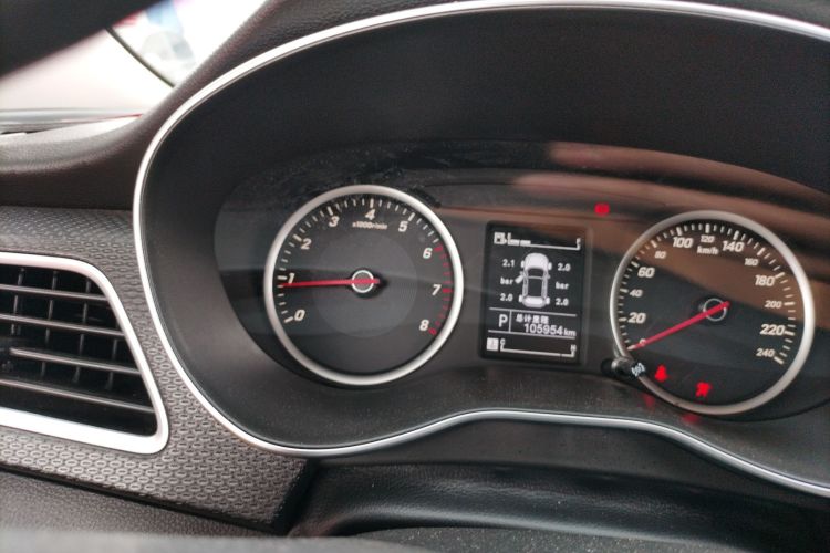 宝骏730 2019款 1.5T CVT时尚型 7座 国V中控内饰14