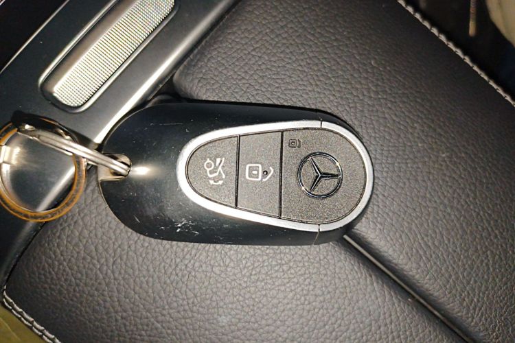 奔驰C级 2023款 改款二 C 260 L 运动版中控内饰11