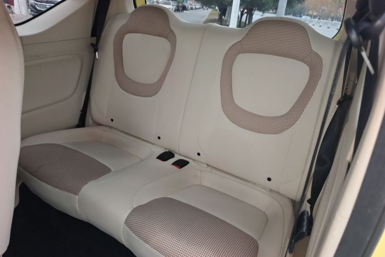 五菱汽车 宏光MINIEV 2024款 第三代 215km 进阶版中控内饰7004