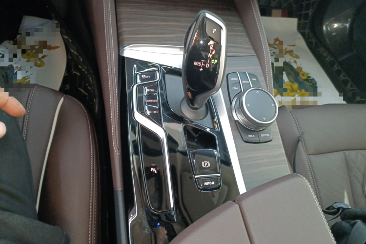 宝马5系 2023款 530Li 领先型 豪华套装局部细节18