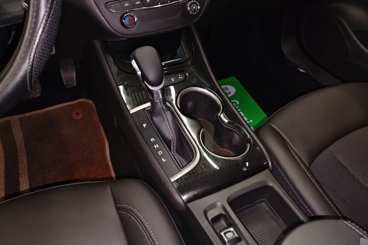 别克 威朗 2017款 三厢 20T 双离合领先型中控内饰18