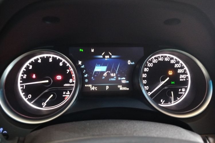 丰田 凯美瑞 2018款 2.5G 豪华版中控内饰14