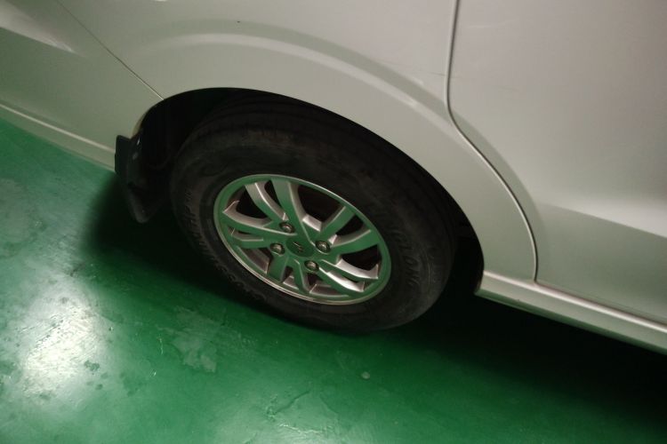 五菱汽车 五菱宏光 2018款 1.5L S舒适型L2B车身外观6002