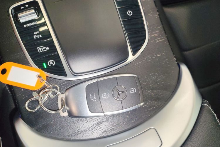 奔驰C级 2019款 C 260 L 4MATIC 运动版中控内饰7001