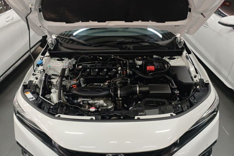 本田 思域 2023款 HATCHBACK 240TURBO CVT极锐版局部细节24