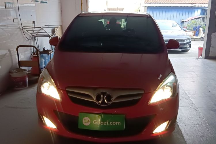 北京汽车E系列 2012款 两厢 1.5L 自动乐尚版车身外观2