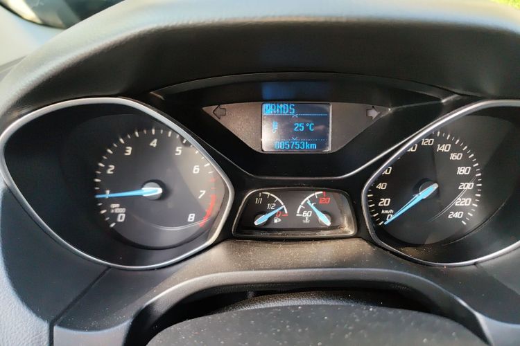 福特 福克斯 2012款 两厢 1.6L 自动风尚型中控内饰15