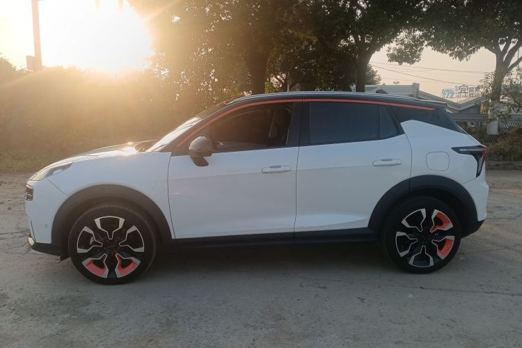 领克06 2020款 1.5T 耀Halo车身外观4