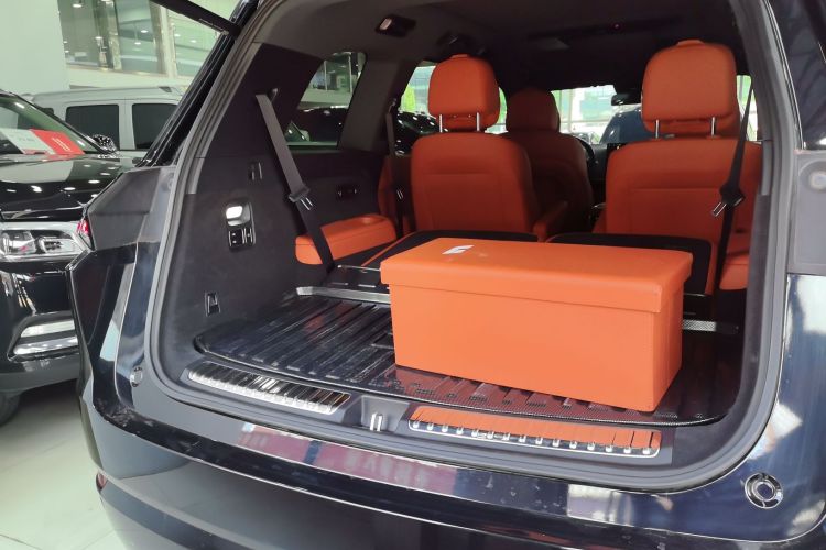 理想汽车 理想L9 2024款 Ultra机舱底盘23