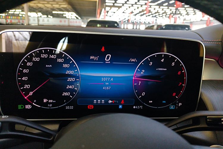 奔驰GLC 2025款 改款 GLC 260 L 4MATIC 豪华型局部细节14