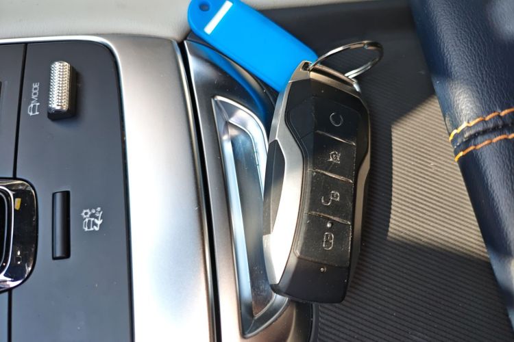 比亚迪 宋PLUS新能源 2023款 冠军版 DM-i 110KM 旗舰PLUS中控内饰7001