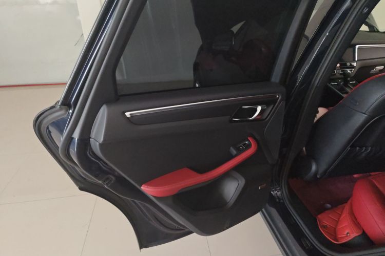 保时捷 2022款 Macan 2.0T中控内饰49