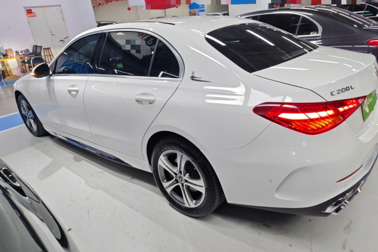奔驰C级 2022款 C 200 L 运动版车身外观4