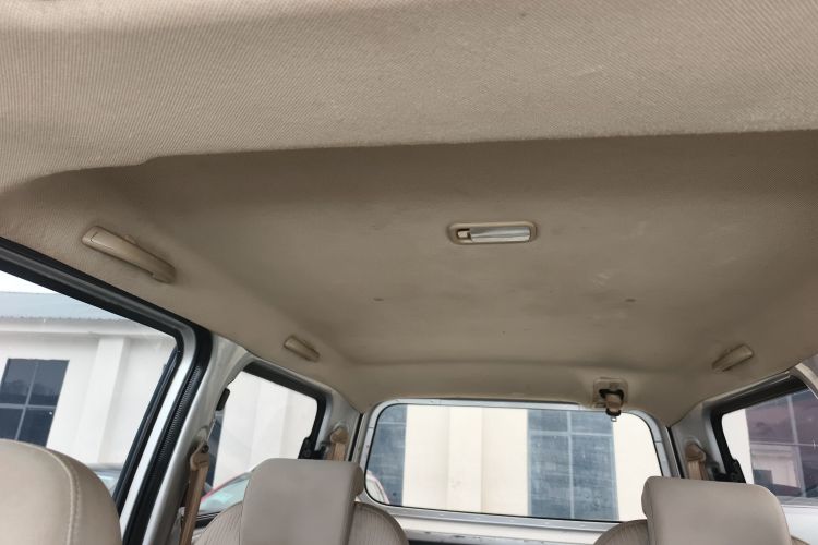 五菱汽车 五菱宏光V 2022款 1.5L劲享版电动助力LAR中控内饰22