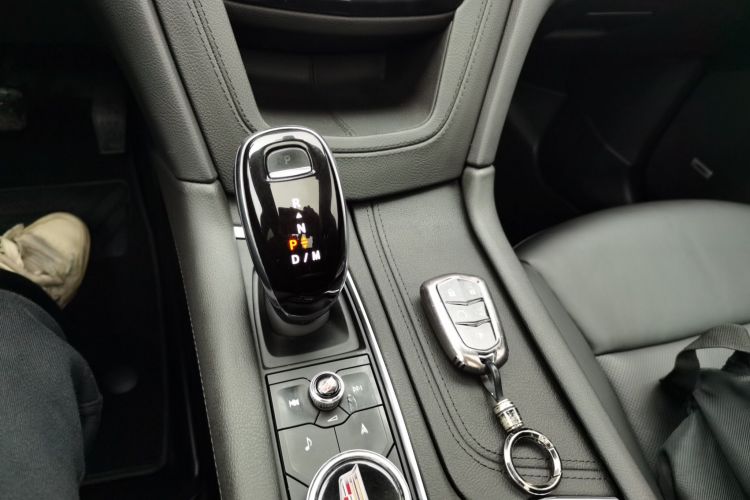 凯迪拉克XT5 2020款 28T 四驱豪华型中控内饰18