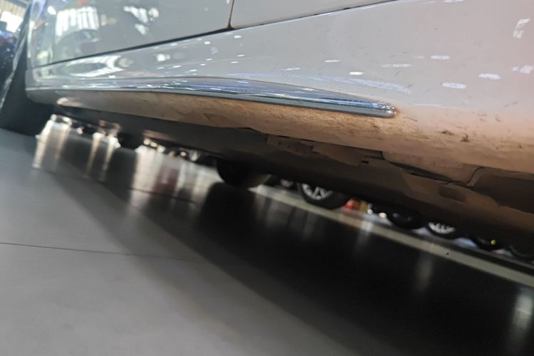 奔驰C级 2022款 改款 C 200 L 运动版局部细节9001