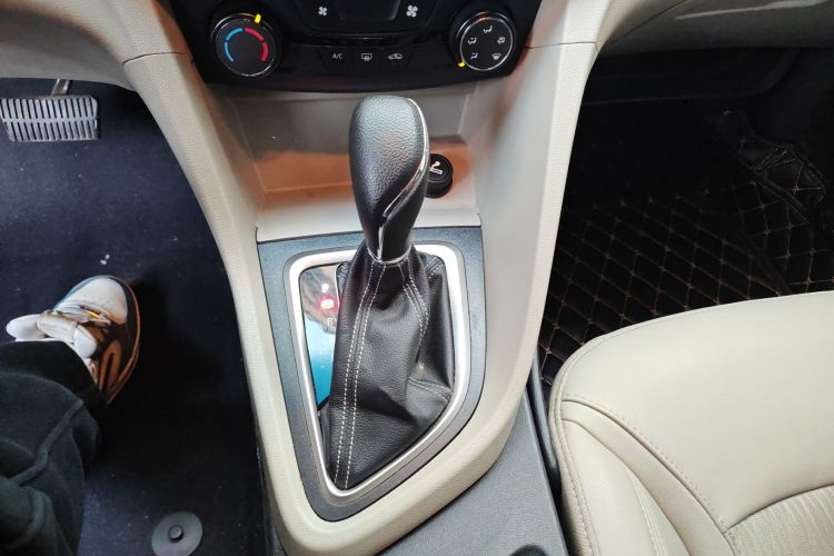 别克 英朗 2017款 15N 自动精英型局部细节18