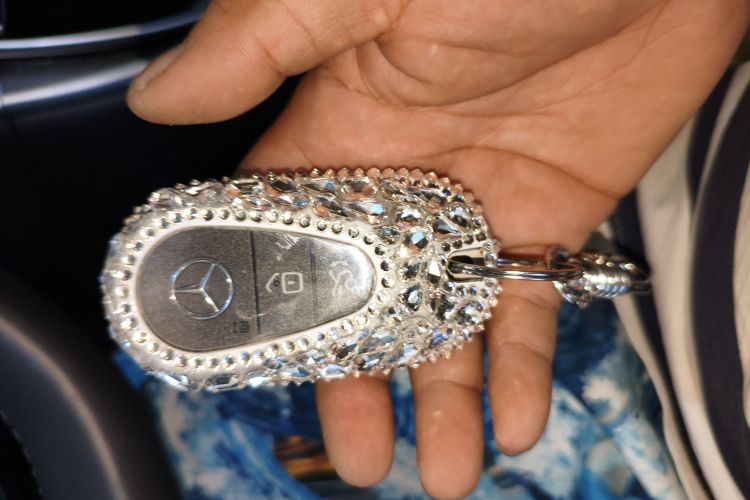 奔驰C级 2022款 改款 C 200 L 运动版中控内饰7001