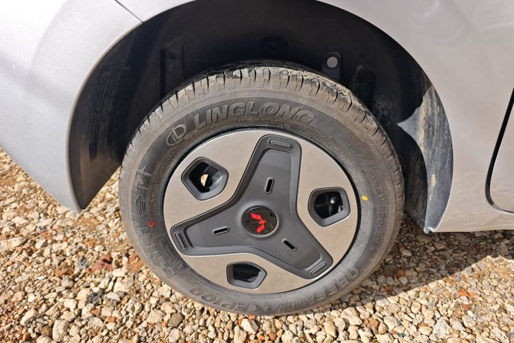 五菱汽车 五菱之光新能源 2025款 201km 舒适型车身外观6008