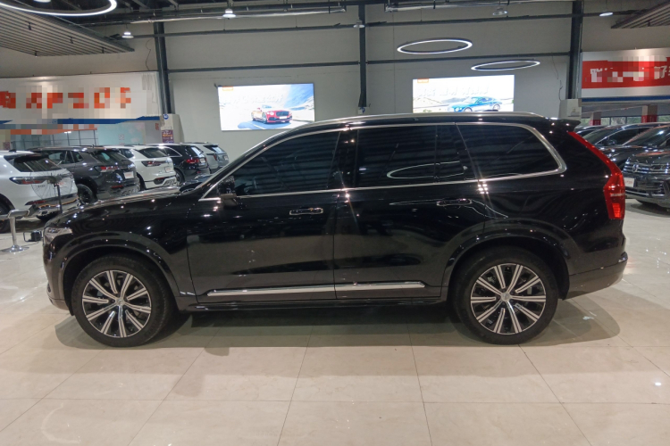 沃尔沃XC90 2022款 B6 智逸豪华版 7座车身外观4