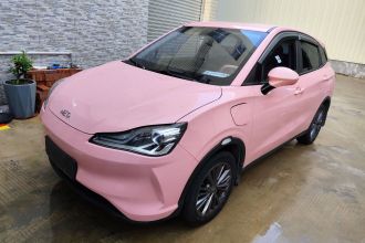 哪吒汽车 哪吒V 2022款 潮 400 Lite 粉色定制款