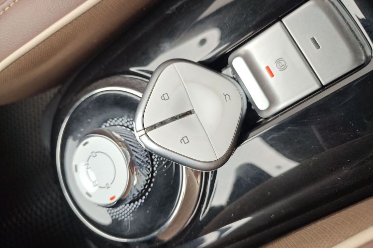 五菱汽车 五菱缤果 2023款 333km 灵犀互联款中控内饰11