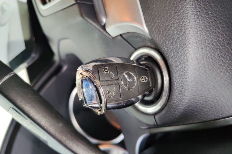 奔驰E级(进口) 2016款 E 200 轿跑车 灵动版中控内饰7001