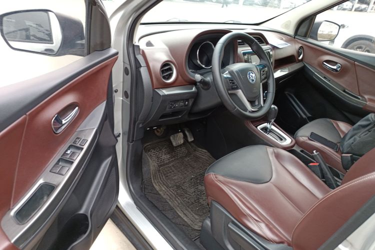 启辰M50V 2019款 1.6L CVT豪华版中控内饰20