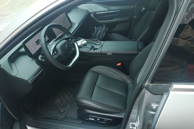 小鹏P7 2023款 P7i 702 Pro局部细节19