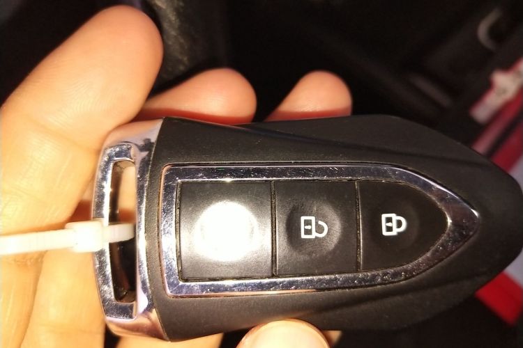 众泰SR7 2016款 1.5T CVT魔方之心版 国IV中控内饰11