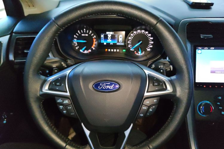 福特 蒙迪欧 2017款 EcoBoost 180 时尚型中控内饰13