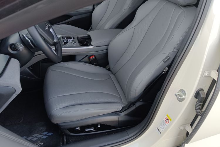 比亚迪 海豹07 DM-i 2025款 智驾版 DM-i 1.5L 125km 尊贵型中控内饰19