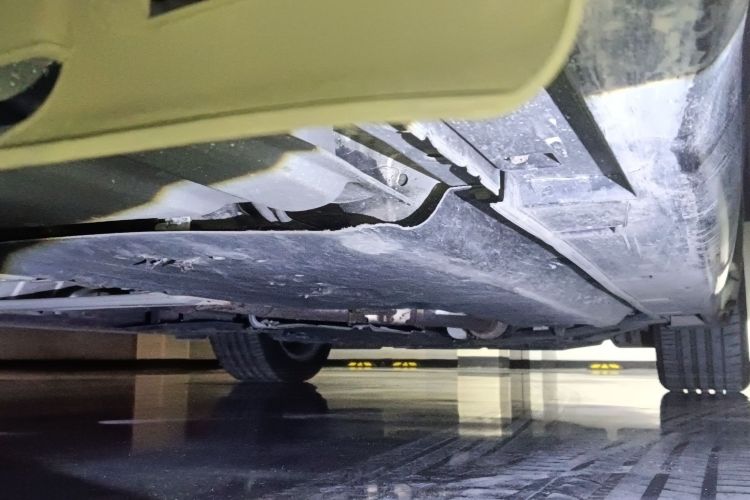 英菲尼迪Q70 2019款 Q70L 2.0T 精英版 PLUS局部细节9002