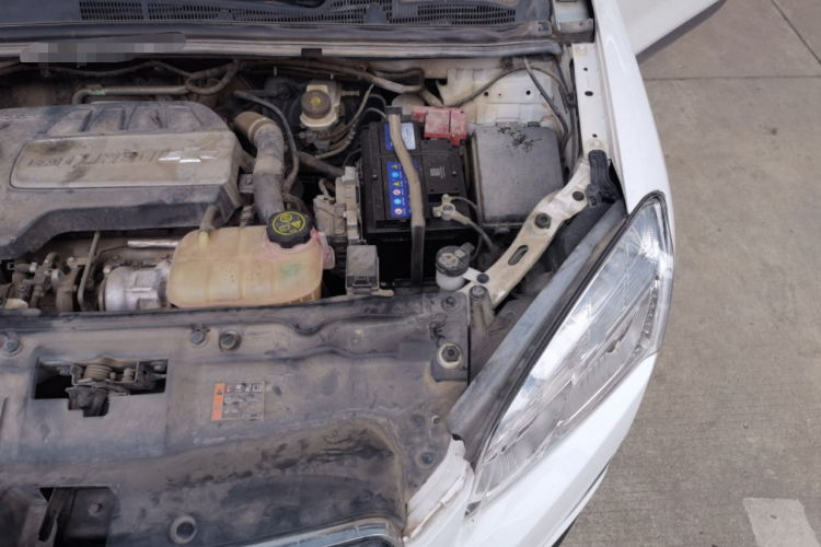 雪佛兰 创酷 2016款 1.4T 自动两驱舒适天窗版机舱底盘26