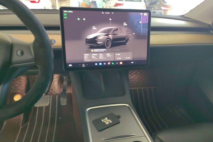 特斯拉 Model Y 2022款 改款 后轮驱动版中控内饰16