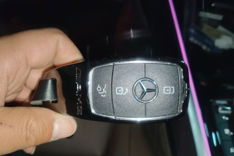 奔驰GLB 2024款 GLB 220 动感型中控内饰11