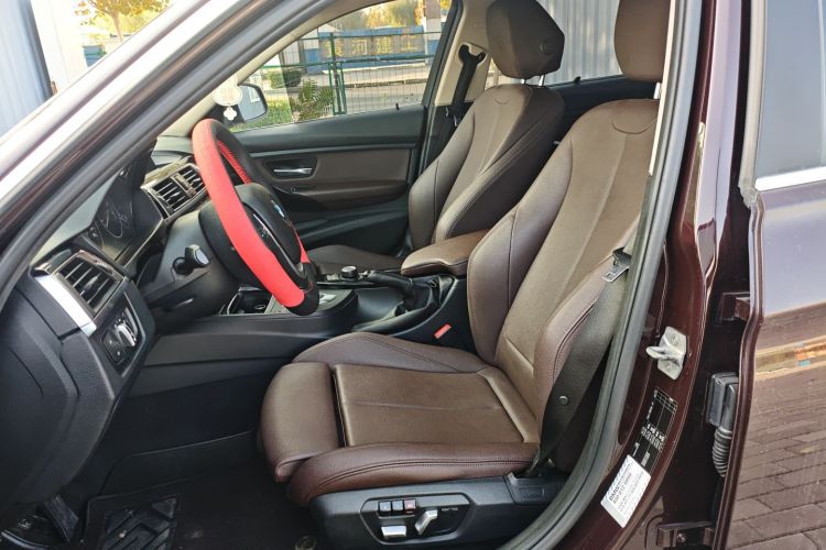 宝马3系 2018款 320Li 时尚型中控内饰19