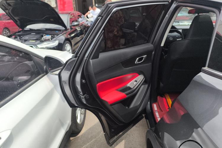 长安CS55PLUS 2022款 第二代 1.5T DCT尊贵型中控内饰7008