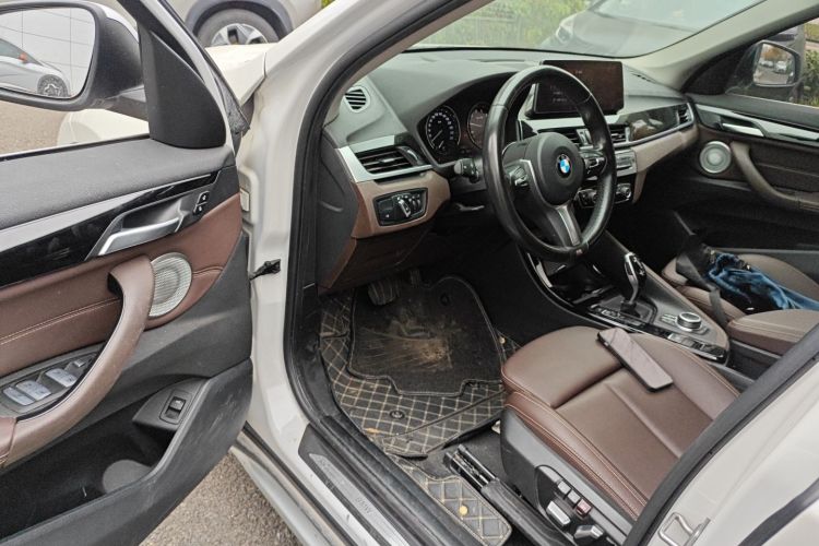 宝马X1 2021款 sDrive20Li 尊享型中控内饰7003