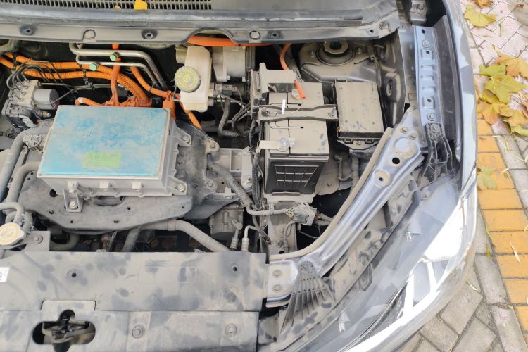 哪吒汽车 哪吒V 2022款 潮 400 Lite局部细节9007