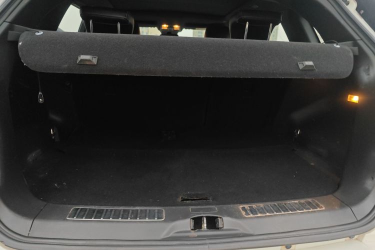 陆风X7 2015款 2.0T 全景尊贵版机舱底盘23