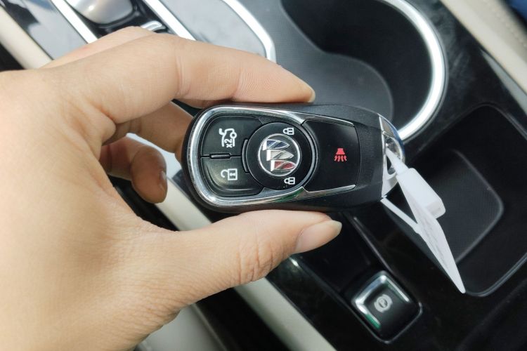 别克 君威 2020款 552T 精英型中控内饰11