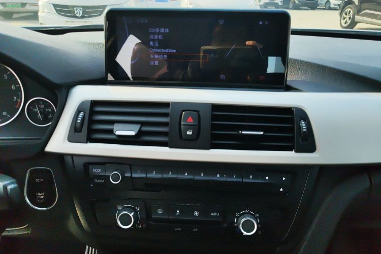 宝马3系 2013款 316i 进取型中控内饰16