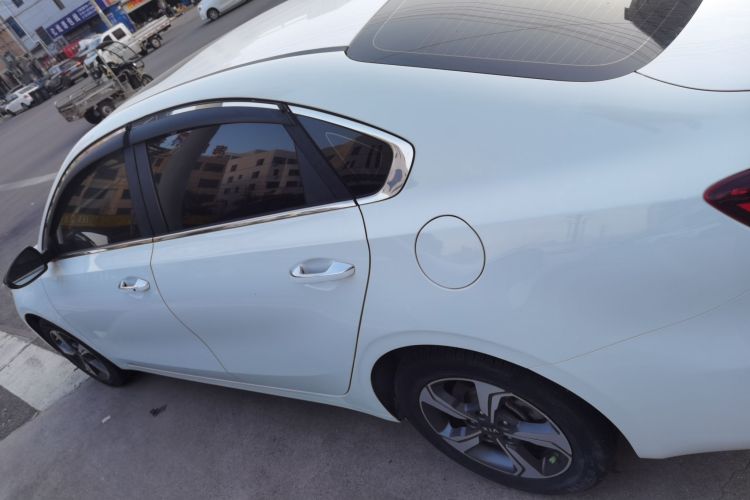 起亚K3 2019款 1.5L CVT智享互联版车身外观4