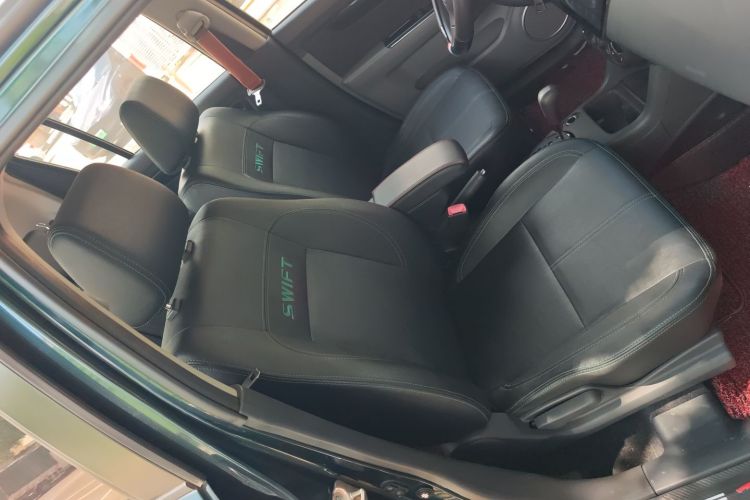 铃木 雨燕 2016款 1.5L 自动时尚型酷玩版局部细节41