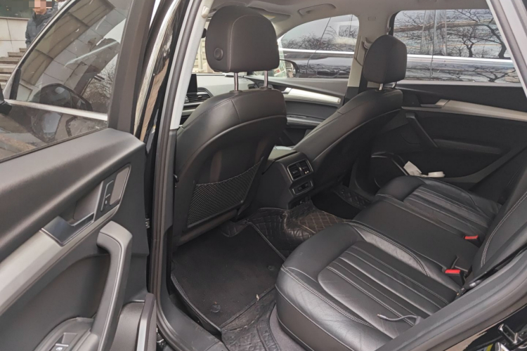 奥迪Q5L 2020款 改款 40 TFSI 荣享时尚型中控内饰21